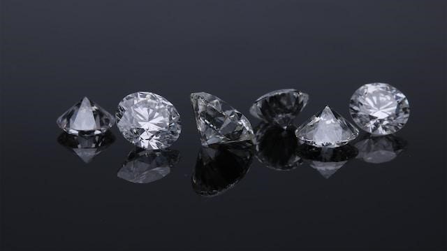 GIA-certified Diamonds 